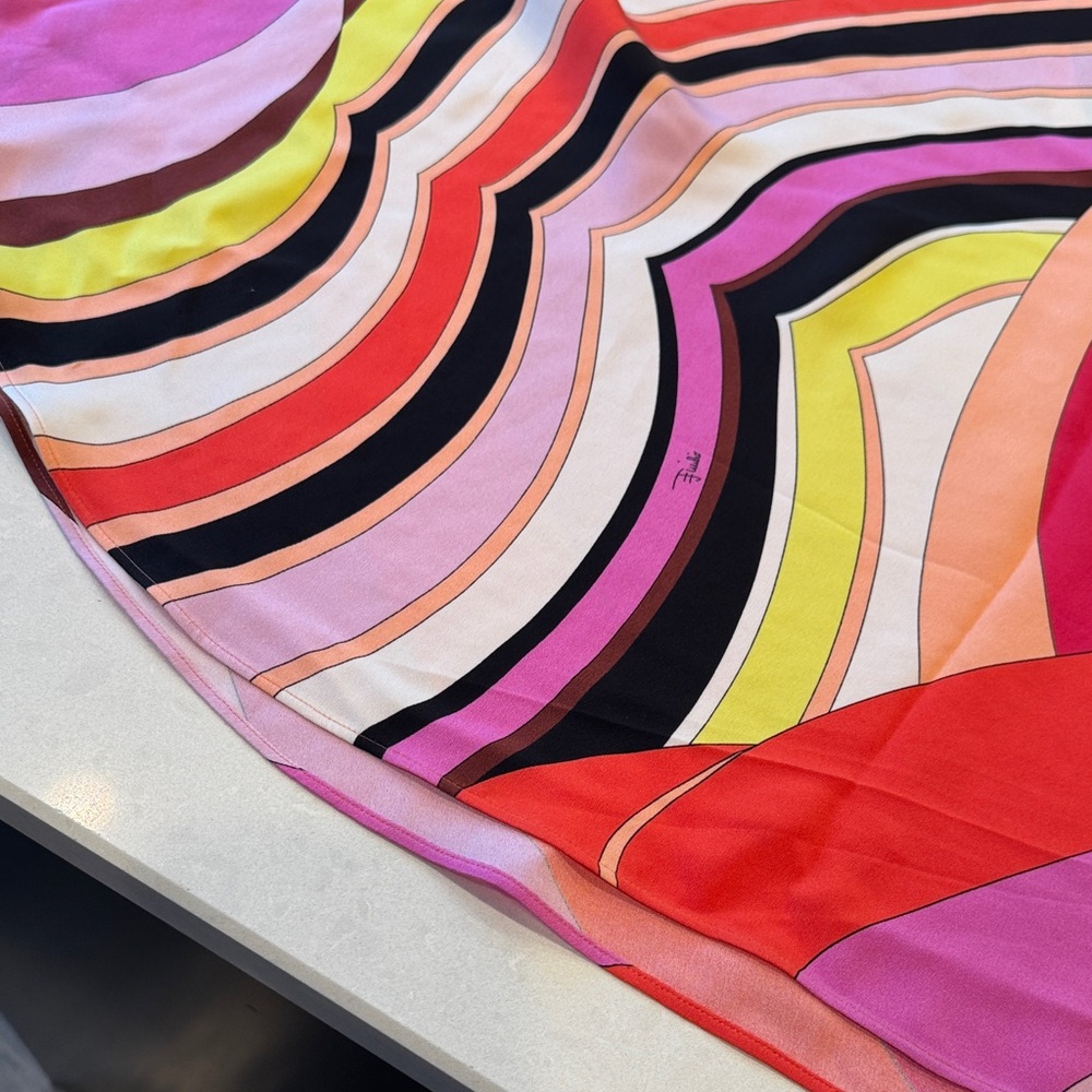 Emilio Pucci Pink and Orange Silk poncho - Picture 11 of 16